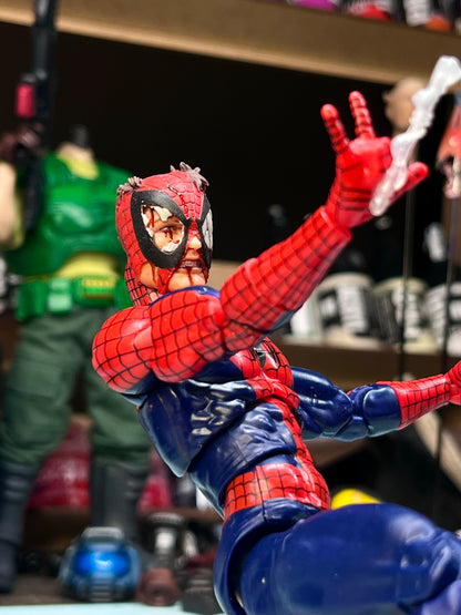 Spider-Man (battle damaged)headsculpt